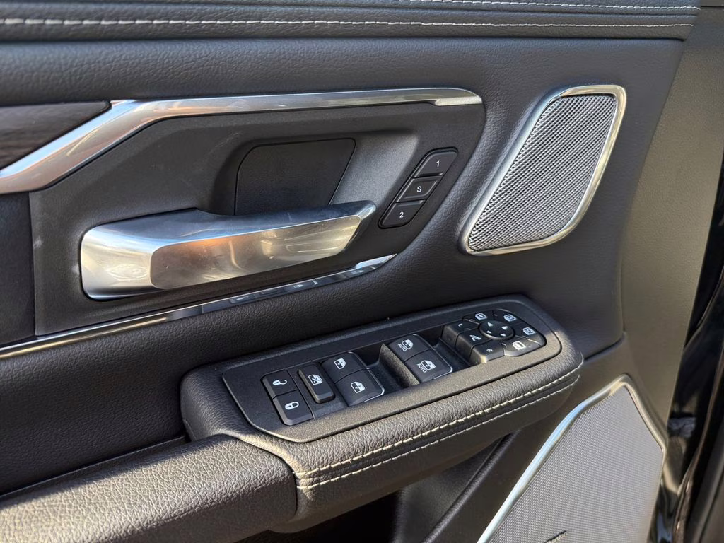 2026 Diamond Black Crystal Pearlcoat Ram 1500 Laramie 4X4 Truck