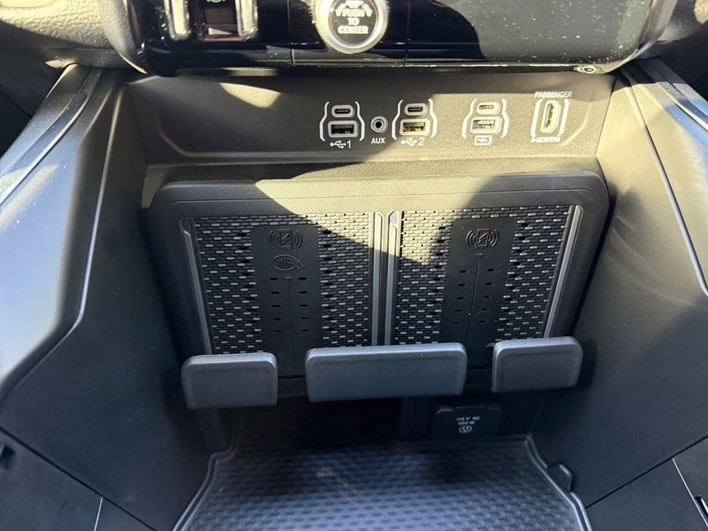 2026 Diamond Black Crystal Pearlcoat Ram 1500 Laramie 4X4 Truck