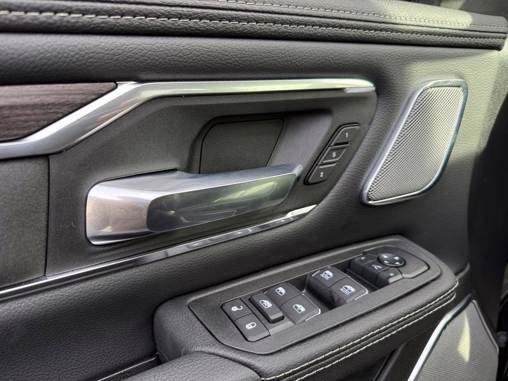 2026 Diamond Black Crystal Pearlcoat Ram 1500 Laramie 4X4 Truck