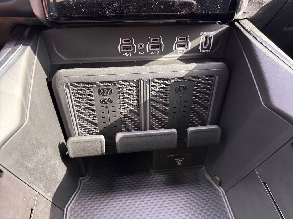 2026 Diamond Black Crystal Pearlcoat Ram 1500 Laramie 4X4 Truck