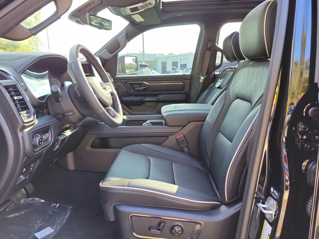 2026 Diamond Black Crystal Pearlcoat Ram 1500 Limited 4X4 Truck