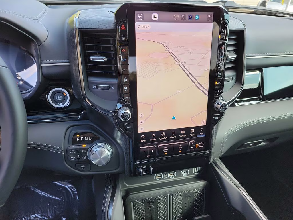 2026 Diamond Black Crystal Pearlcoat Ram 1500 Limited 4X4 Truck