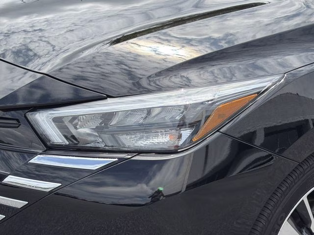 2025 Super Black Metallic Nissan Versa 1.6 S FWD Sedan