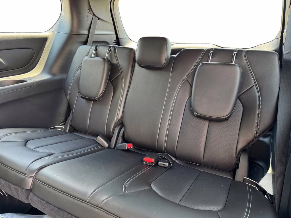 2026 Bright White Clearcoat Chrysler Pacifica Select FWD Van