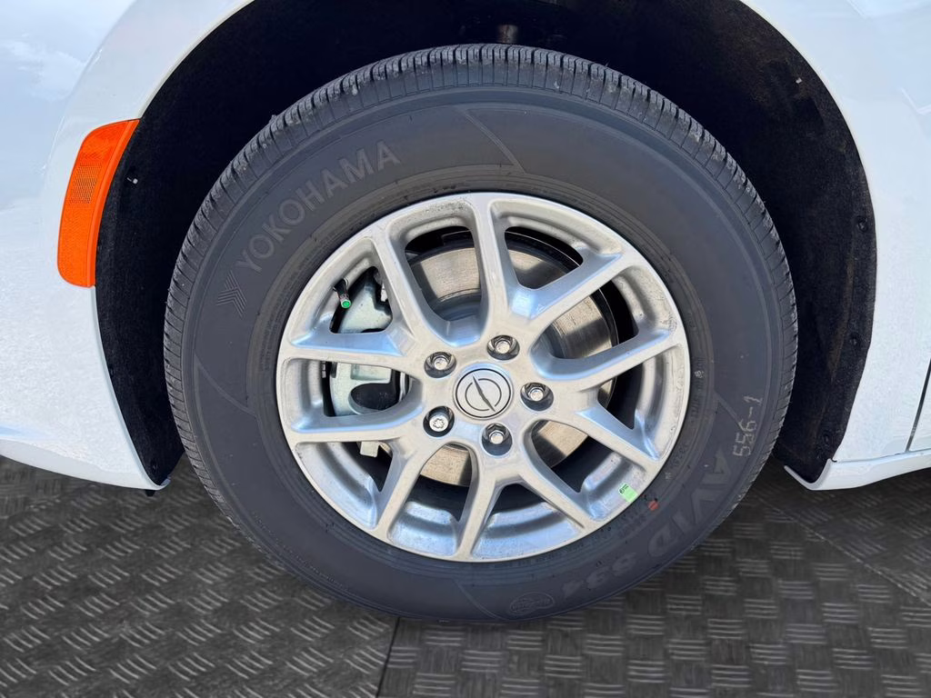 2026 Bright White Clearcoat Chrysler Pacifica Select FWD Van