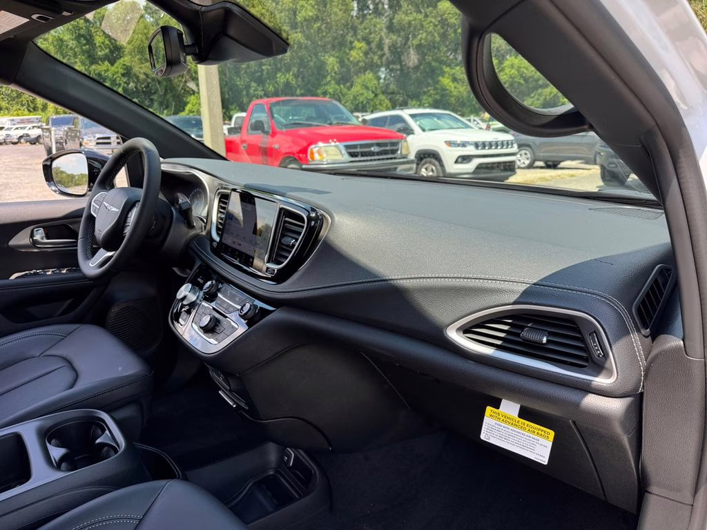 2026 Bright White Clearcoat Chrysler Pacifica Select FWD Van