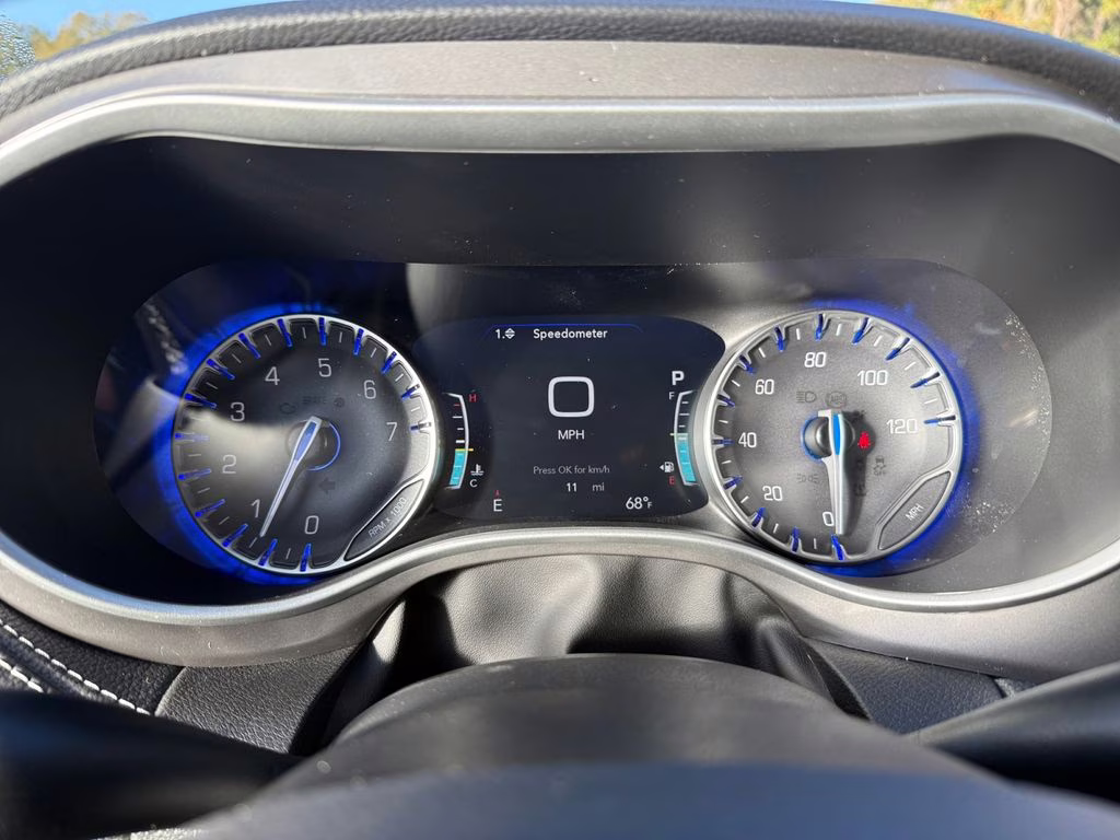 2026 Bright White Clearcoat Chrysler Pacifica Select FWD Van