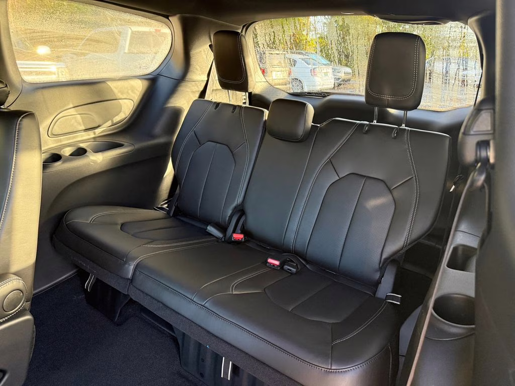 2026 Bright White Clearcoat Chrysler Pacifica Select FWD Van