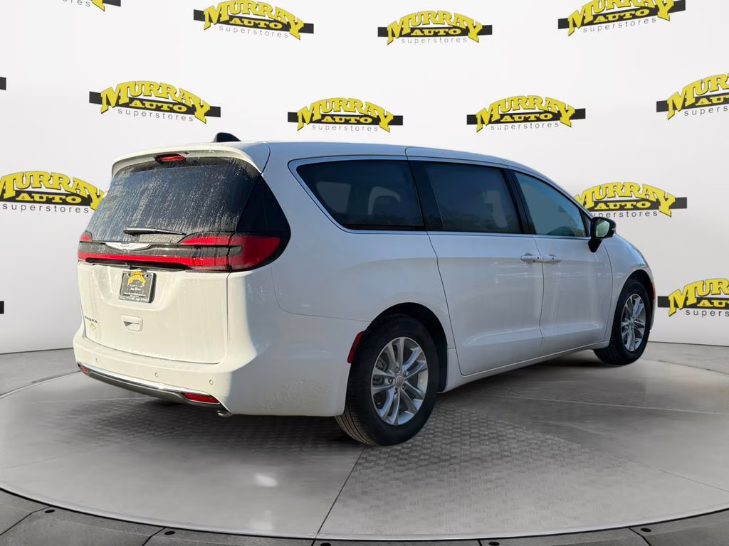 2026 Bright White Clearcoat Chrysler Pacifica Select FWD Van
