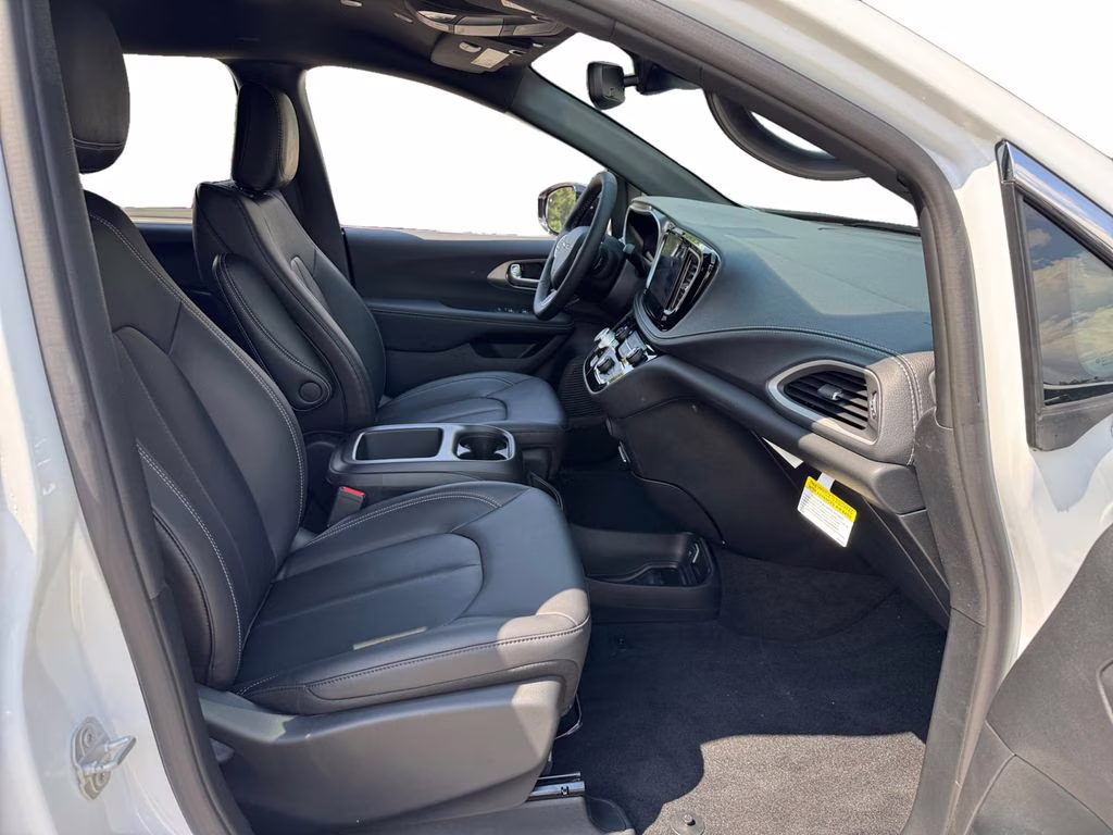 2026 Bright White Clearcoat Chrysler Pacifica Select FWD Van