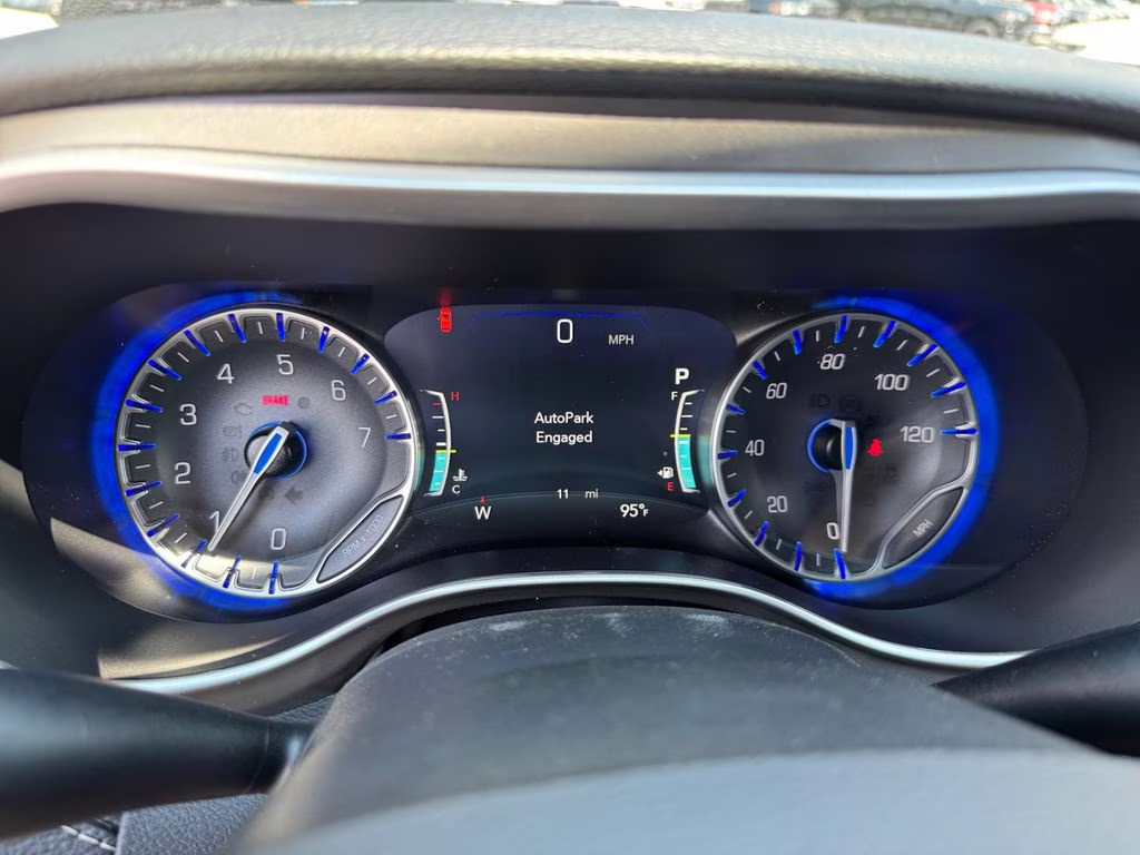 2026 Bright White Clearcoat Chrysler Pacifica Select FWD Van