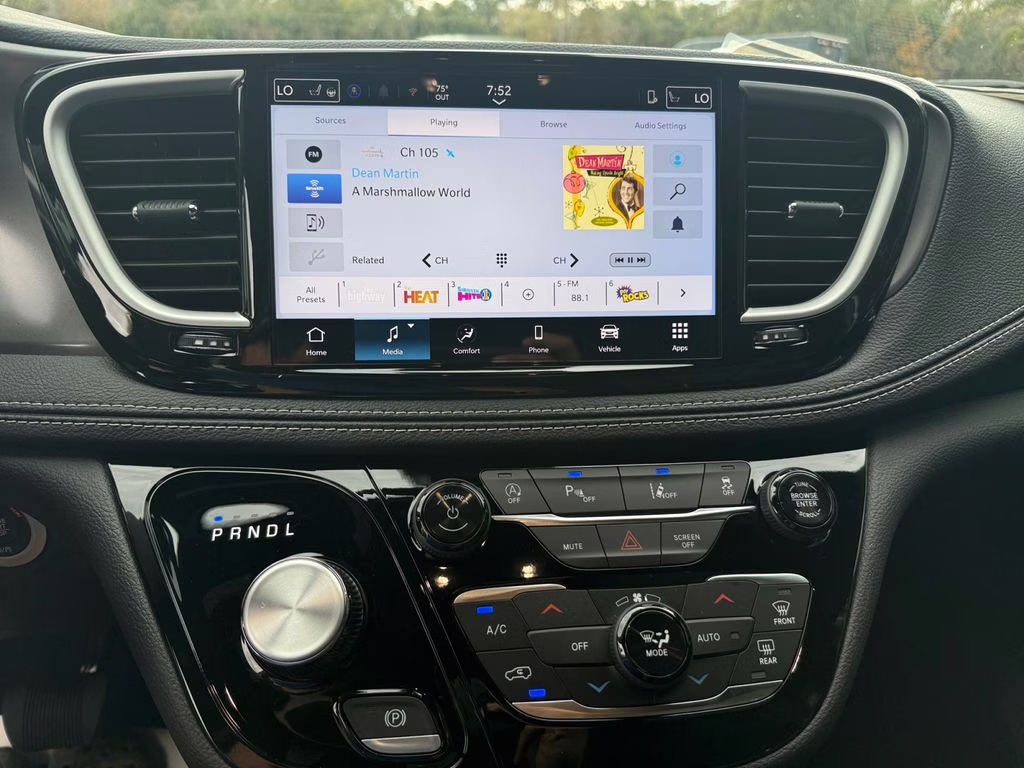 2026 Bright White Clearcoat Chrysler Pacifica Select FWD Van