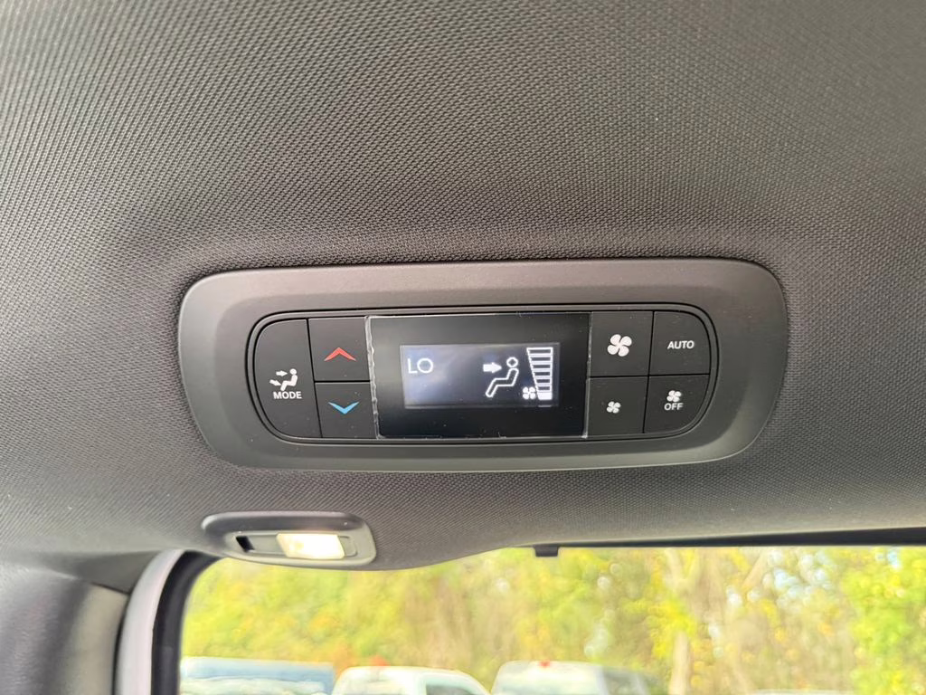 2026 Bright White Clearcoat Chrysler Pacifica Select FWD Van