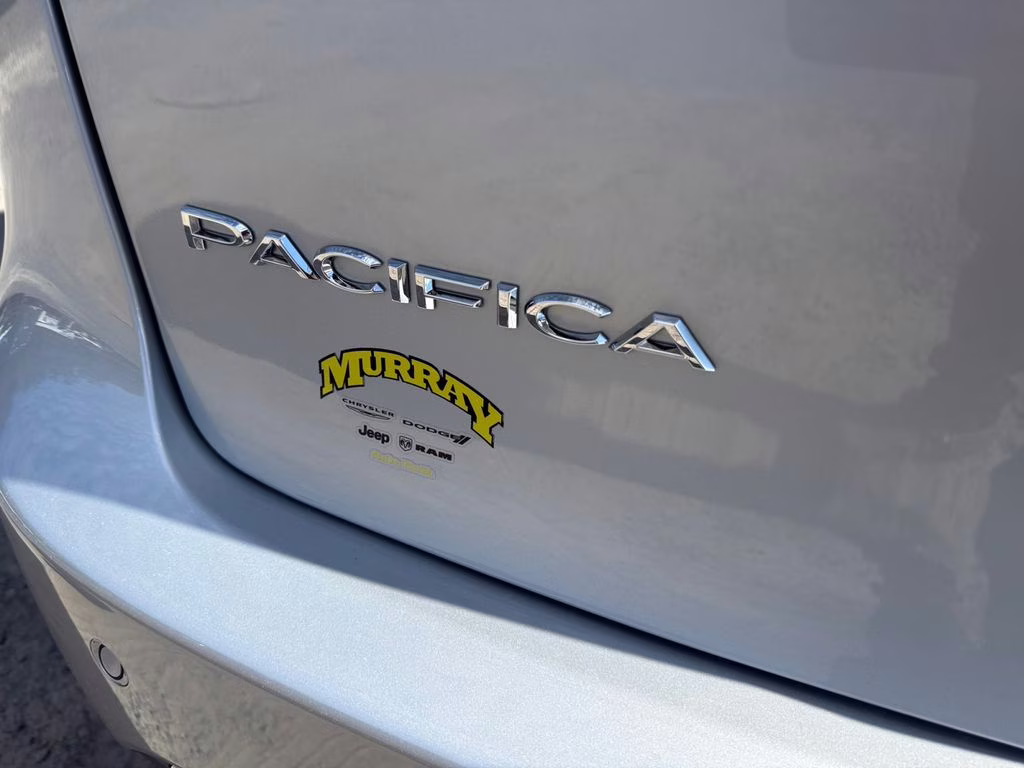 2026 Silver Mist Clearcoat Chrysler Pacifica Limited FWD Van