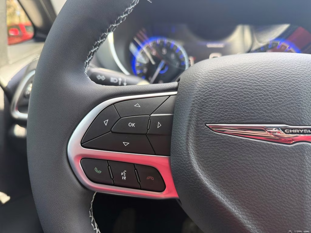 2026 Silver Mist Clearcoat Chrysler Pacifica Limited FWD Van