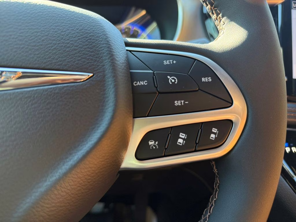 2026 Bright White Clearcoat Chrysler Pacifica Pinnacle FWD Van