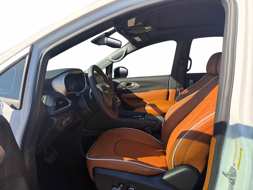 2026 Bright White Clearcoat Chrysler Pacifica Pinnacle FWD Van