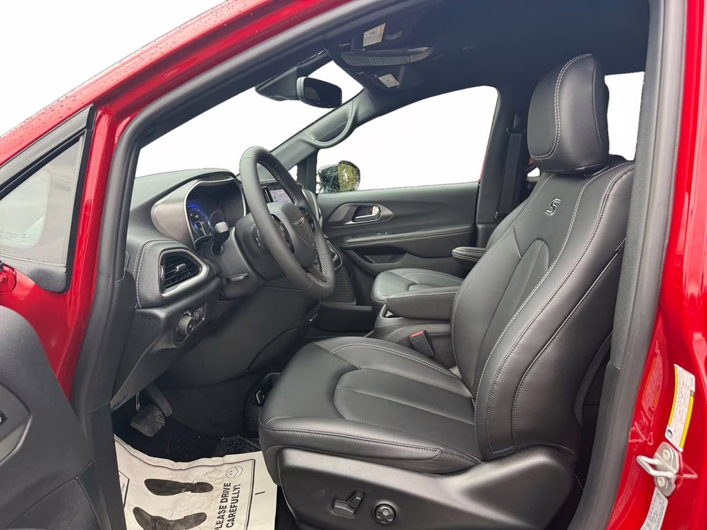 2026 Red Hot Pearlcoat Chrysler Pacifica Select AWD Van