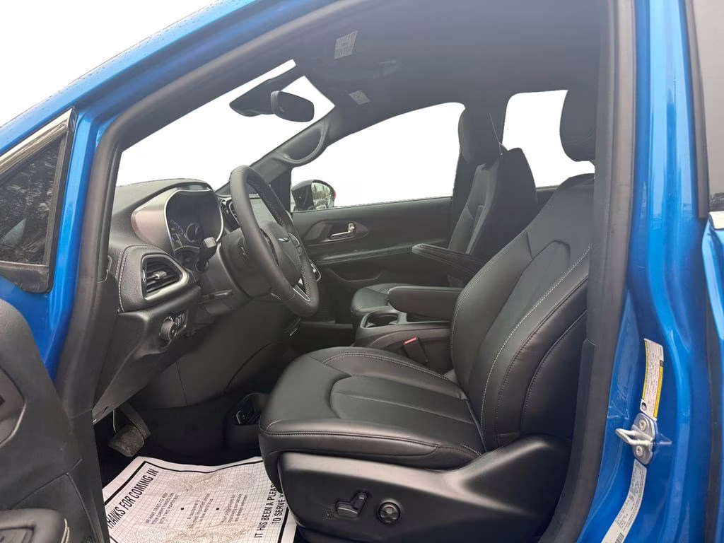 2026 Hydro Blue Pearlcoat Chrysler Pacifica Select AWD Van