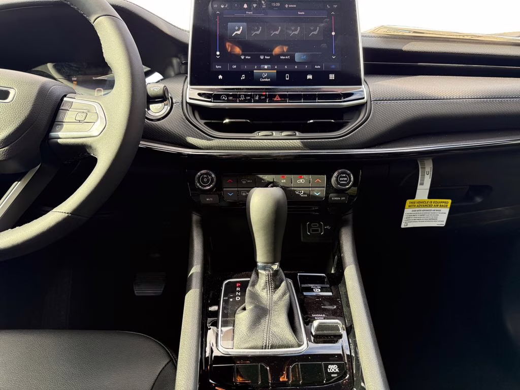 2026 Red Hot Pearlcoat Jeep Compass Latitude 4X4 SUV