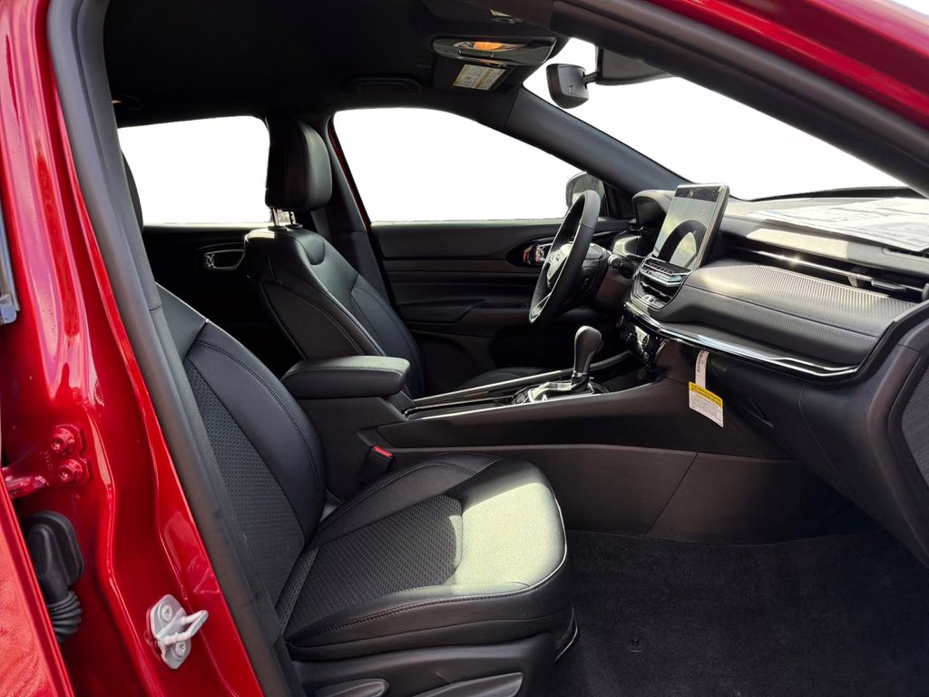 2026 Red Hot Pearlcoat Jeep Compass Latitude 4X4 SUV