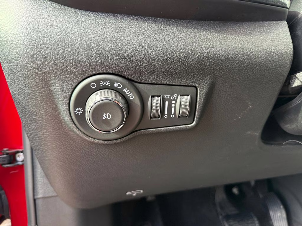 2026 Red Hot Pearlcoat Jeep Compass Latitude 4X4 SUV