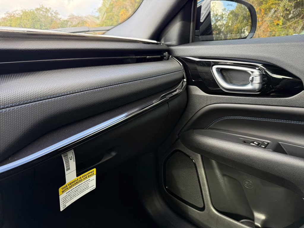 2026 Red Hot Pearlcoat Jeep Compass Latitude 4X4 SUV