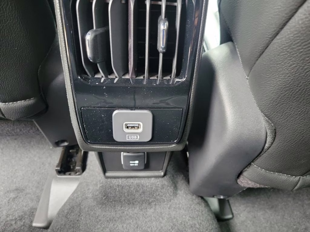 2026 Diamond Black Crystal Pearlcoat Jeep Compass Latitude 4X4 SUV