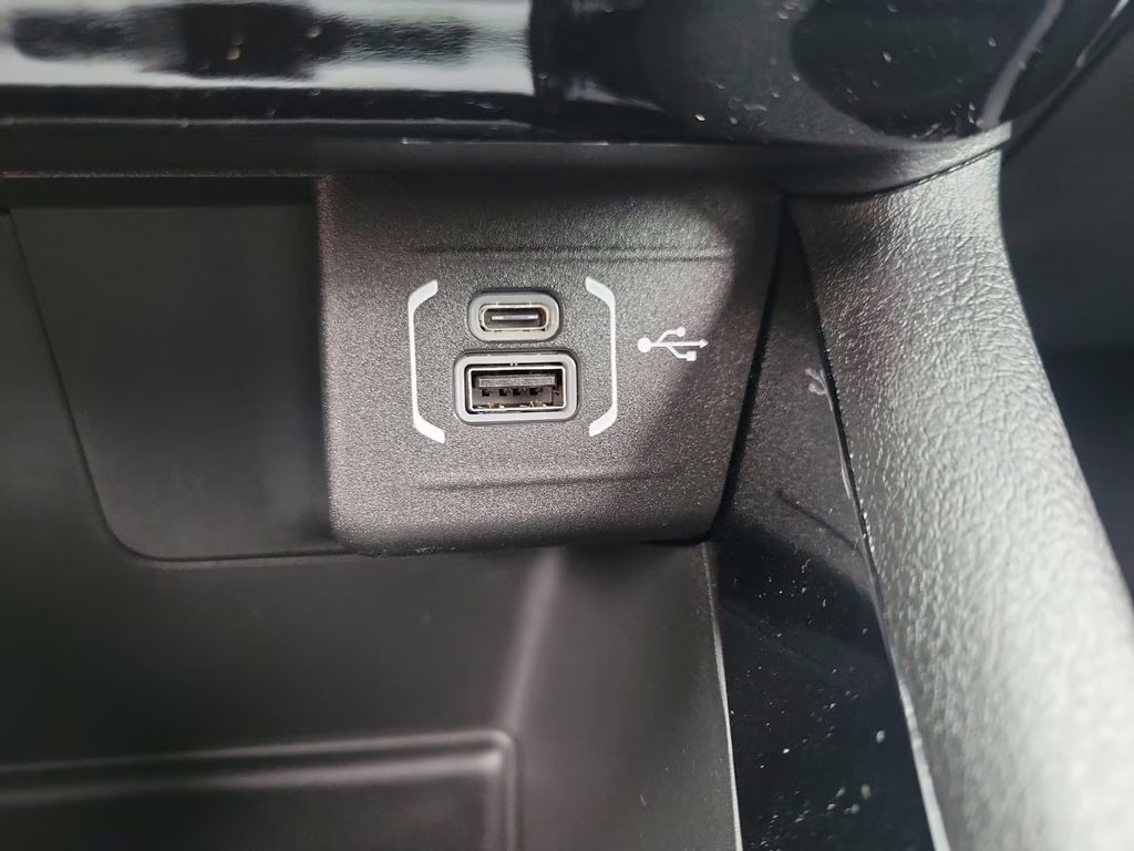 2026 Diamond Black Crystal Pearlcoat Jeep Compass Latitude 4X4 SUV