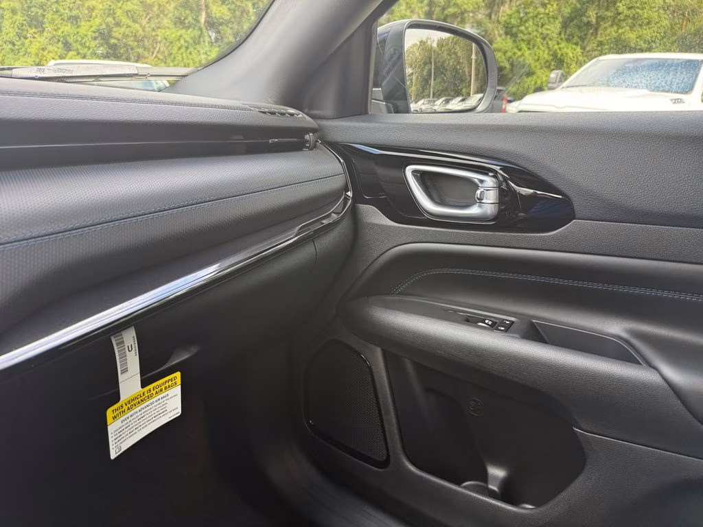 2026 Diamond Black Crystal Pearlcoat Jeep Compass Latitude 4X4 SUV