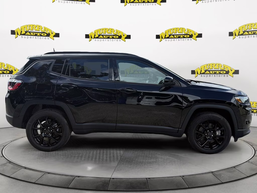 2026 Diamond Black Crystal Pearlcoat Jeep Compass Latitude 4X4 SUV