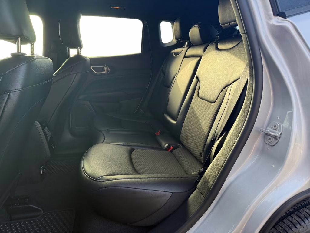 2026 Silver Zynith Metallic Clearcoat Jeep Compass Latitude 4X4 SUV