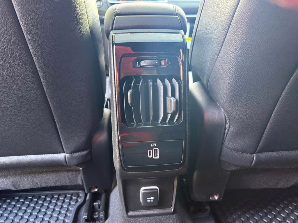 2026 Silver Zynith Metallic Clearcoat Jeep Compass Latitude 4X4 SUV