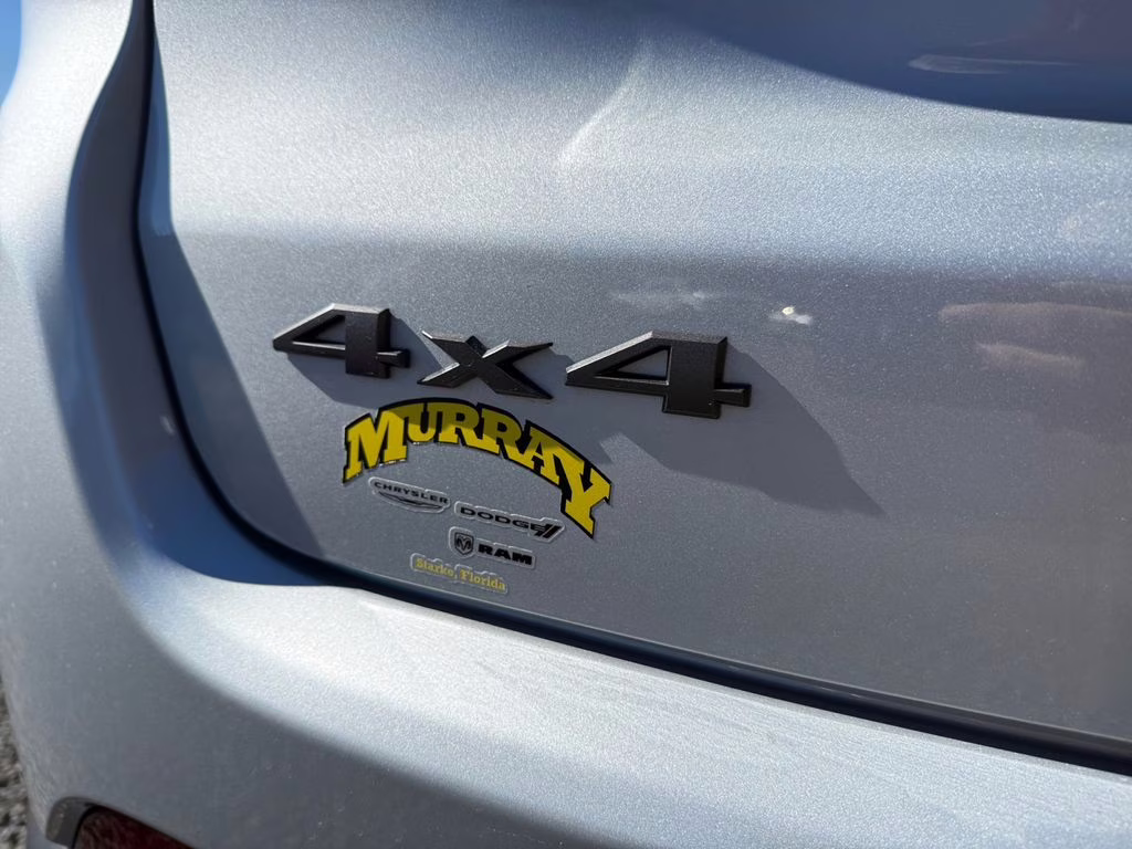 2026 Silver Zynith Metallic Clearcoat Jeep Compass Latitude 4X4 SUV