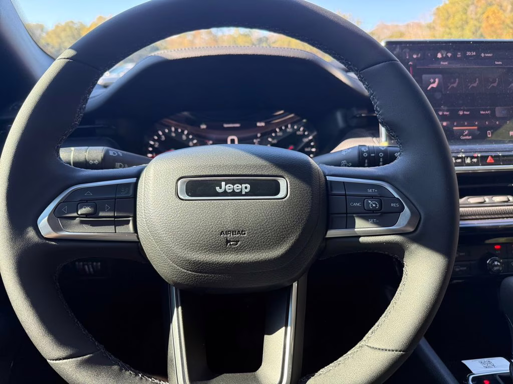 2026 Silver Zynith Metallic Clearcoat Jeep Compass Latitude 4X4 SUV