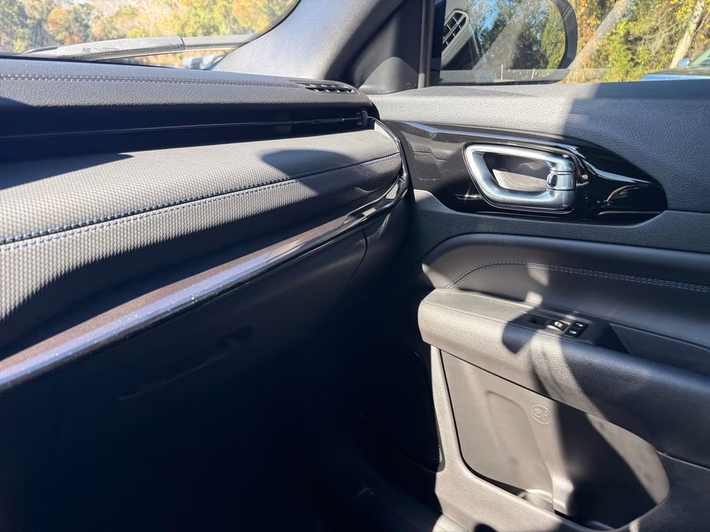 2026 Silver Zynith Metallic Clearcoat Jeep Compass Latitude 4X4 SUV