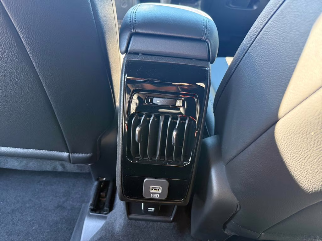 2026 Silver Zynith Metallic Clearcoat Jeep Compass Latitude 4X4 SUV