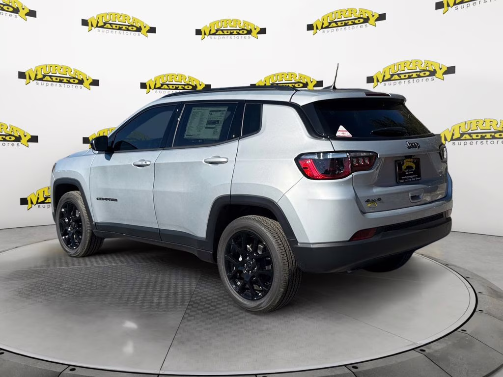 2026 Silver Zynith Metallic Clearcoat Jeep Compass Latitude 4X4 SUV