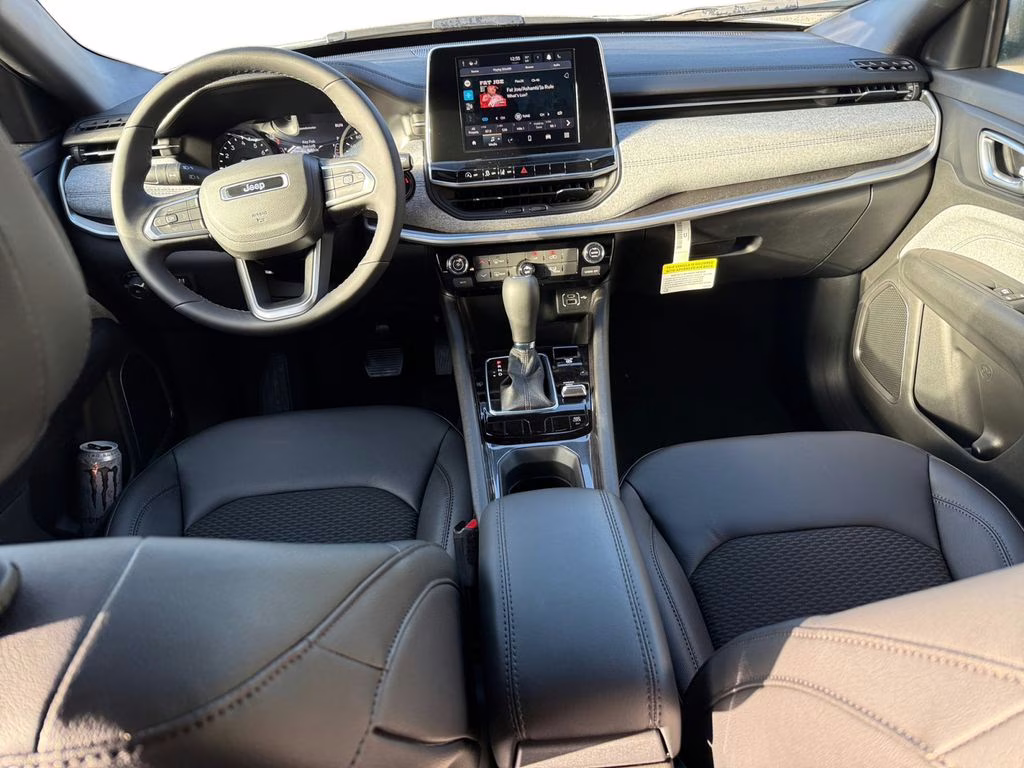 2026 Bright White Clearcoat Jeep Compass Latitude 4X4 SUV