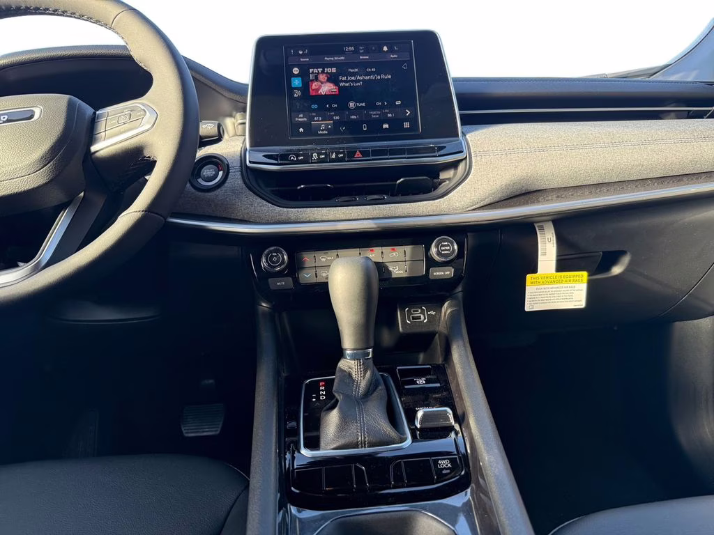 2026 Bright White Clearcoat Jeep Compass Latitude 4X4 SUV