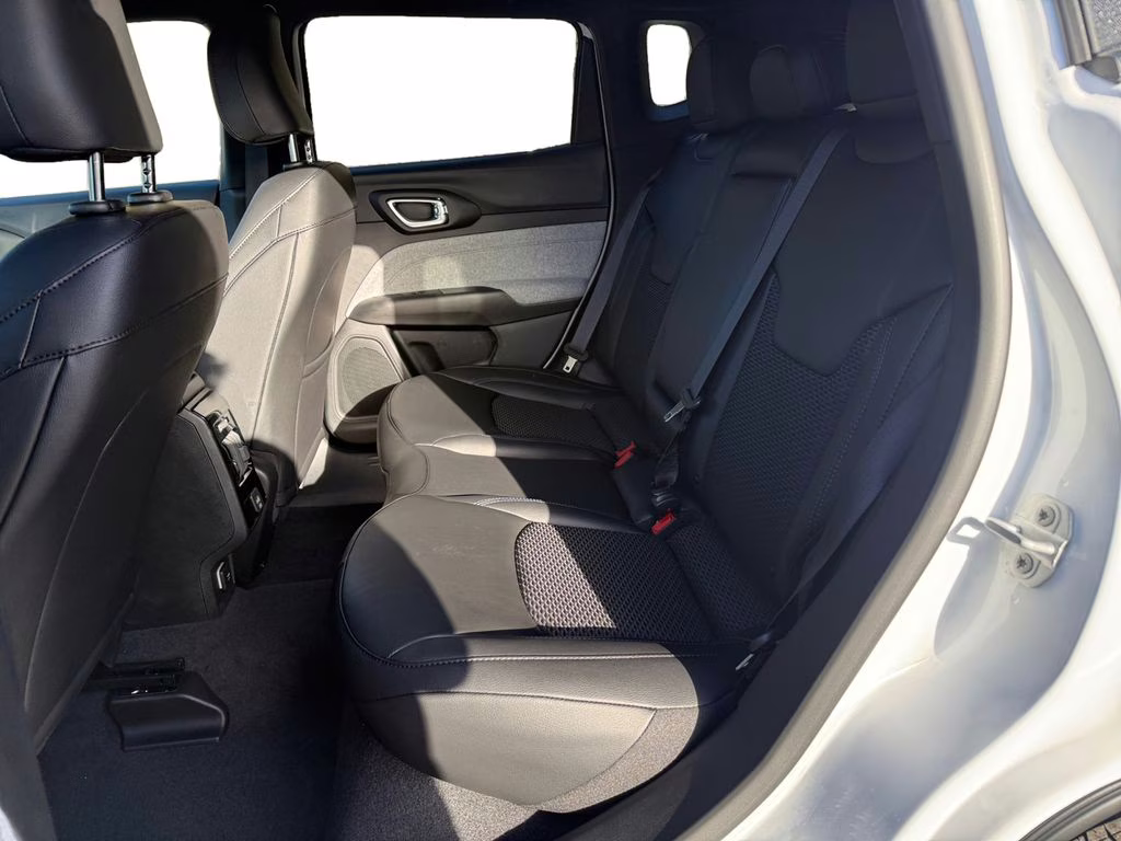 2026 Bright White Clearcoat Jeep Compass Latitude 4X4 SUV