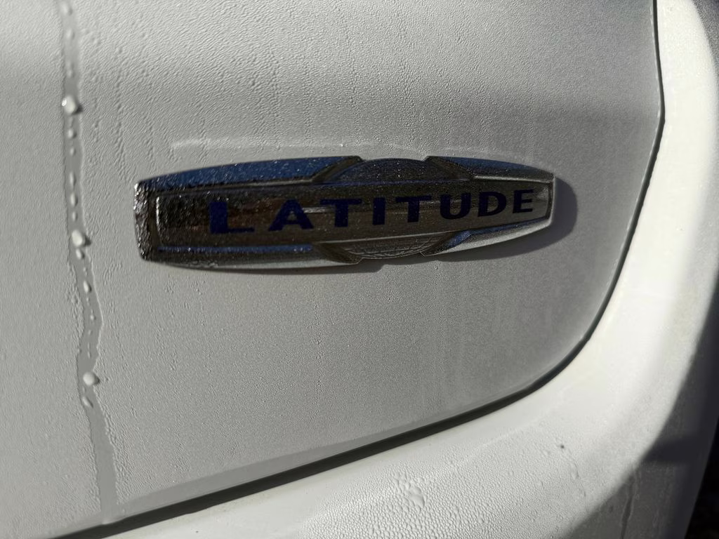 2026 Bright White Clearcoat Jeep Compass Latitude 4X4 SUV