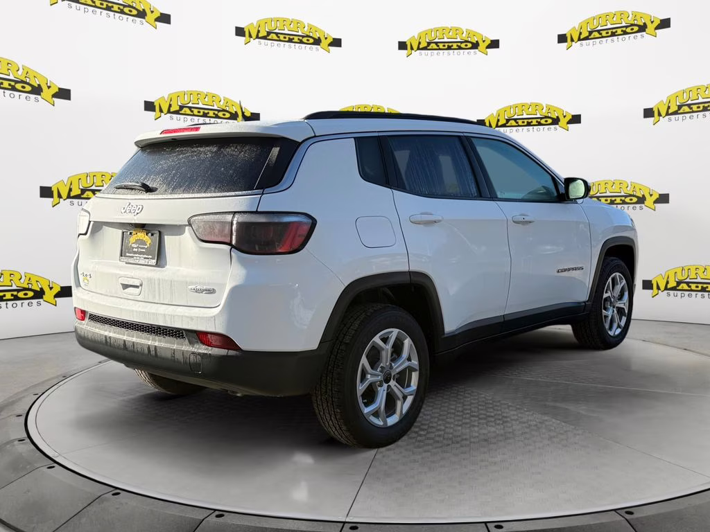 2026 Bright White Clearcoat Jeep Compass Latitude 4X4 SUV