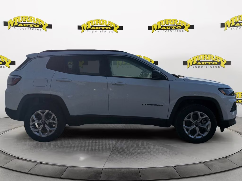 2026 Bright White Clearcoat Jeep Compass Latitude 4X4 SUV