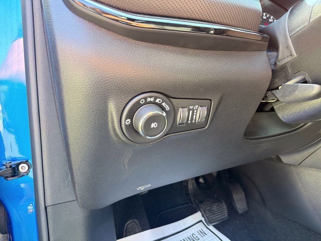 2025 Hydro Blue Pearlcoat Jeep Compass Latitude 4X4 SUV