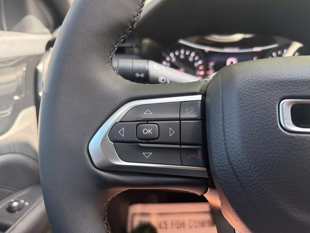 2025 Hydro Blue Pearlcoat Jeep Compass Latitude 4X4 SUV