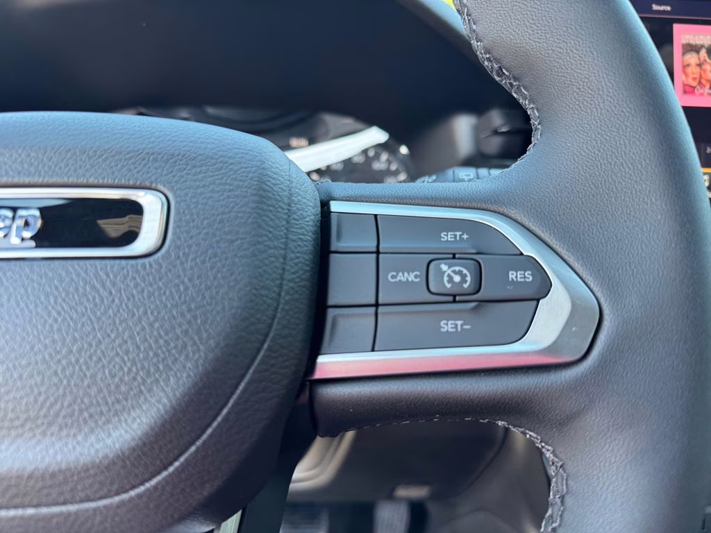 2025 Hydro Blue Pearlcoat Jeep Compass Latitude 4X4 SUV