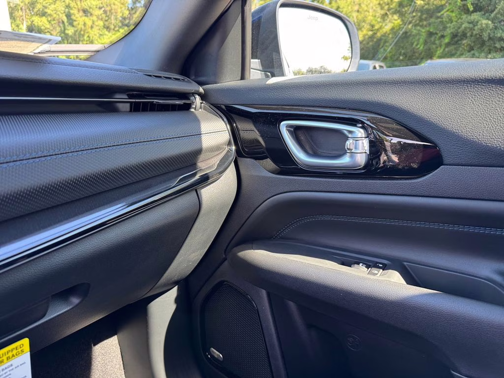 2025 Hydro Blue Pearlcoat Jeep Compass Latitude 4X4 SUV