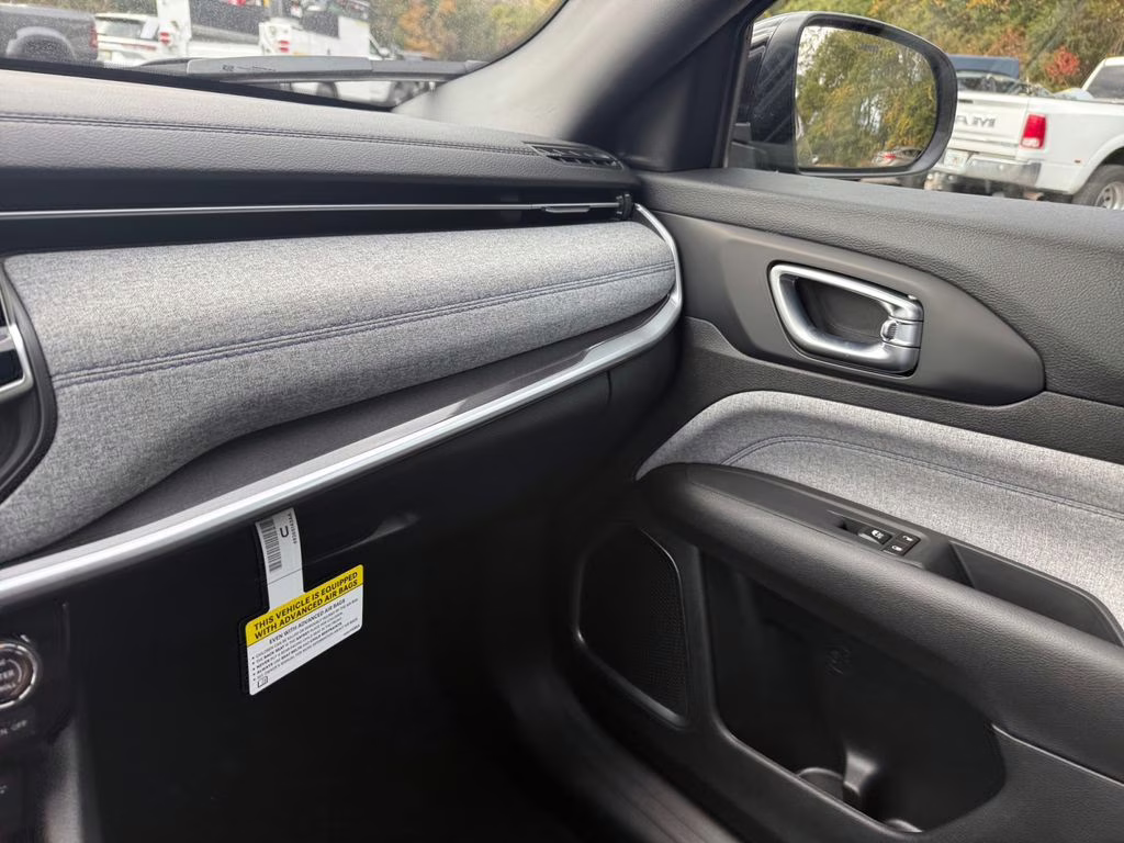 2026 Diamond Black Crystal Pearlcoat Jeep Compass Latitude 4X4 SUV