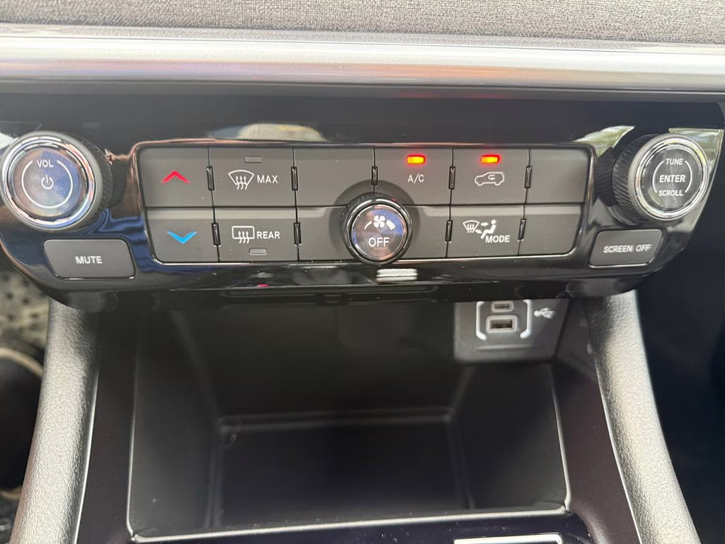 2026 Diamond Black Crystal Pearlcoat Jeep Compass Latitude 4X4 SUV